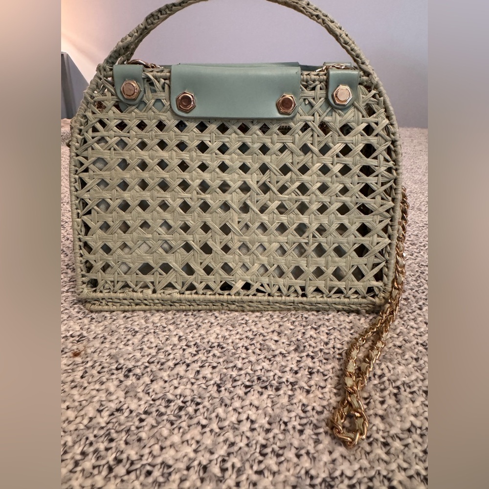 House of Harlow 1960 Authentic Green Woven Crossbody Bag with Gold Chain - Picture 2 of 16
